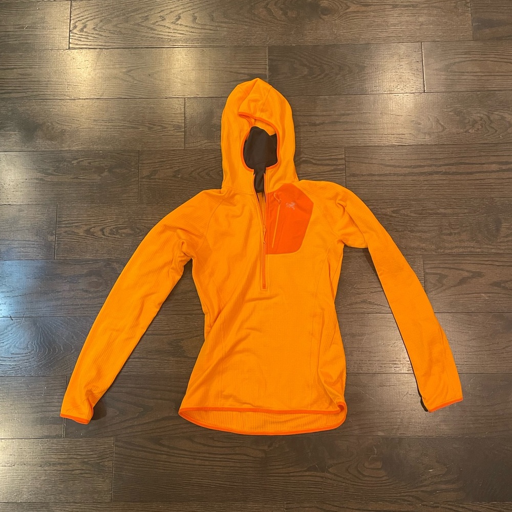 Arc’teryx Orange Kyanite Hoodie Size MEDIUM